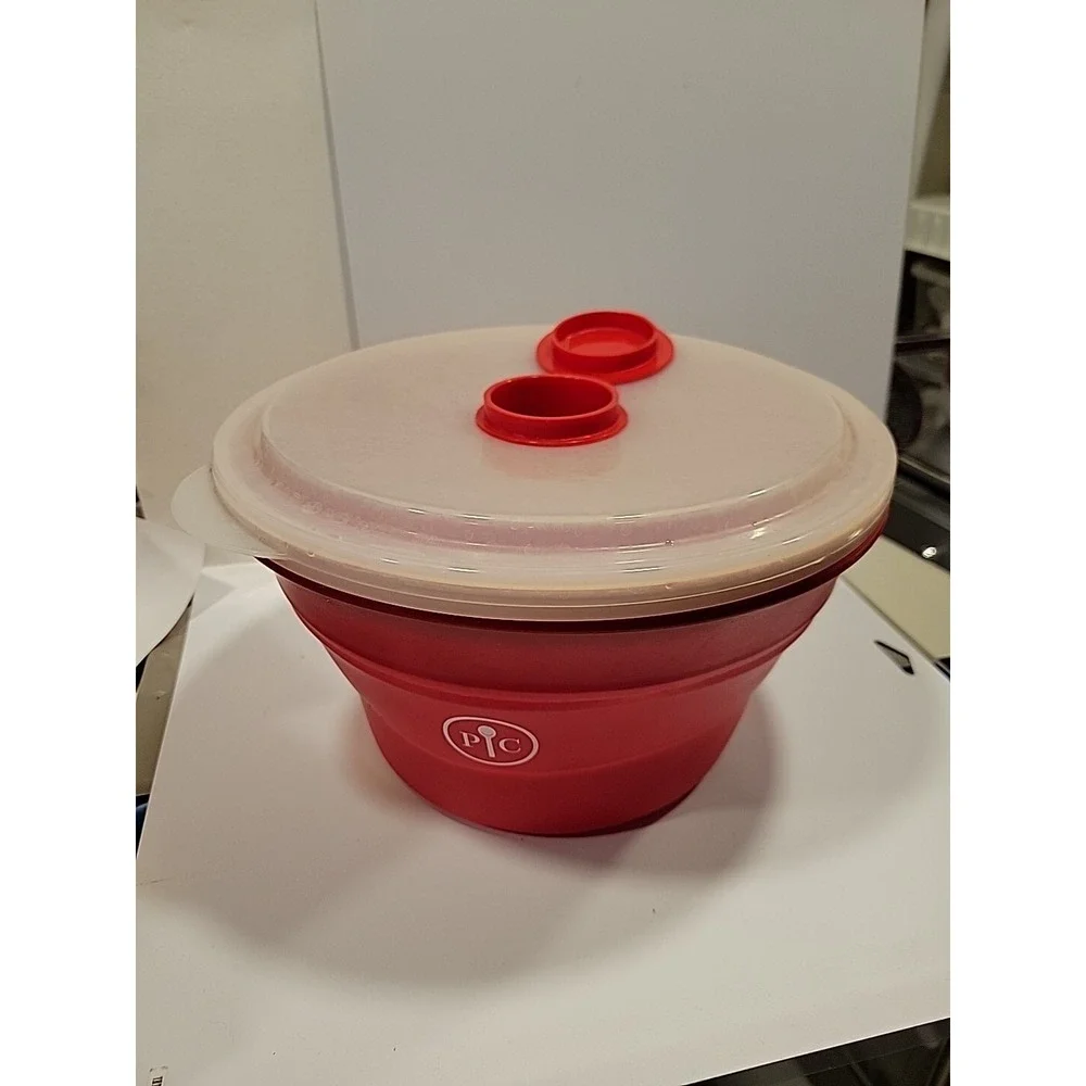 Pampered Chef Family Size Microwave Popcorn Maker.